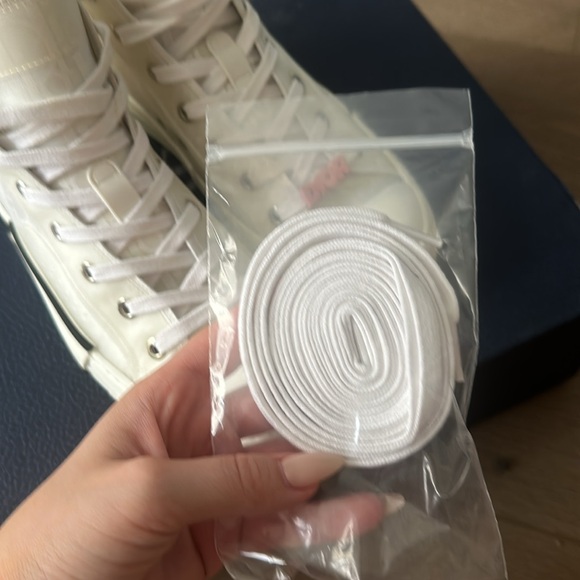 Dior unisex M-B23 HT Oblique shoe (with unique Dior charm) - Picture 6 of 6